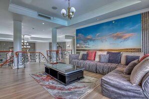 40-inch Smart TV with cable channels, Netflix, streaming services - Villa Tasha Luxury suites (Lanseria)