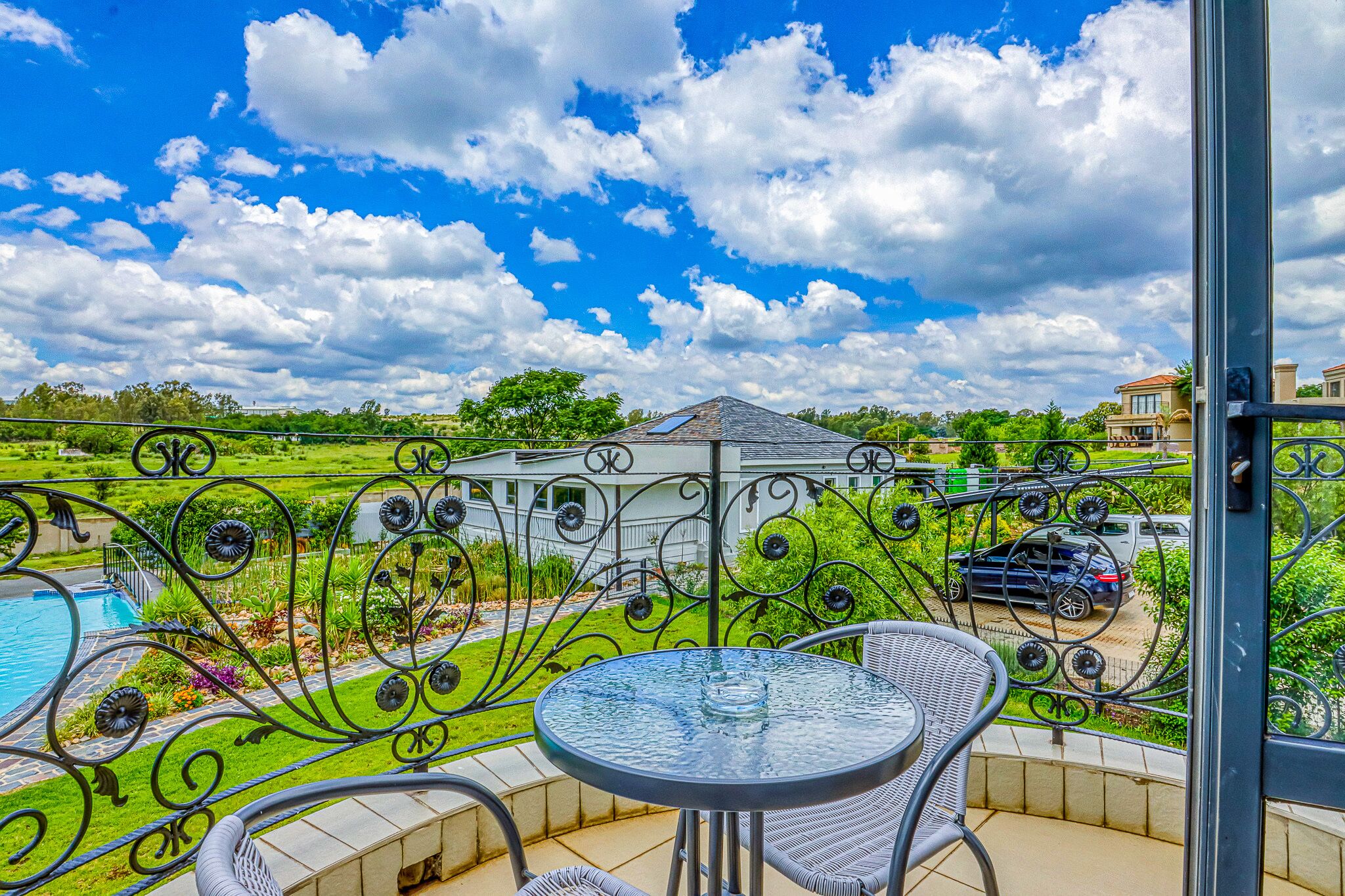 deluxe suite | terrace/patio