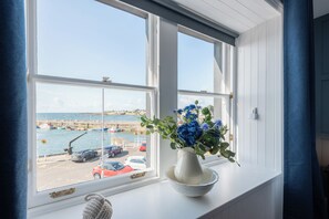 Apartment | Interior - Shorefront Apartment - Sea View With 3 Bedrooms (Anstruther)