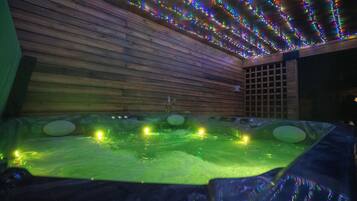 House | Indoor spa tub