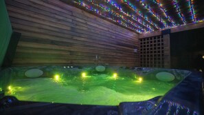House | Indoor spa tub - Northumberland Luxury Stays - The Gavel (Morpeth)