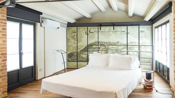 1 dormitorio, tabla de planchar con plancha, wifi y ropa de cama