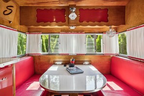 Dining - Unique Glamping Stay in Pigeon Forge at Shasta Mountain Escape! (Pigeon Forge)