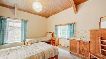 Apartemen, Beberapa Tempat Tidur | 5 kamar tidur, setrika/meja setrika, Wi-Fi gratis, dan seprai linen