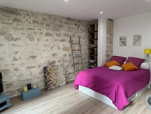 1 camera, ferro/asse da stiro, Wi-Fi gratuito, lenzuola