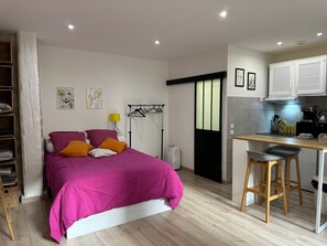 1 Schlafzimmer, Bügeleisen/Bügelbrett, kostenloses WLAN, Bettwäsche