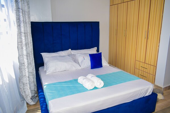 2 bedrooms, iron/ironing board, WiFi, bed sheets