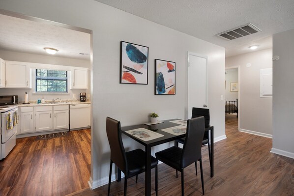Dining - Business-Ready 2 Bedroom Suite (Calhoun)