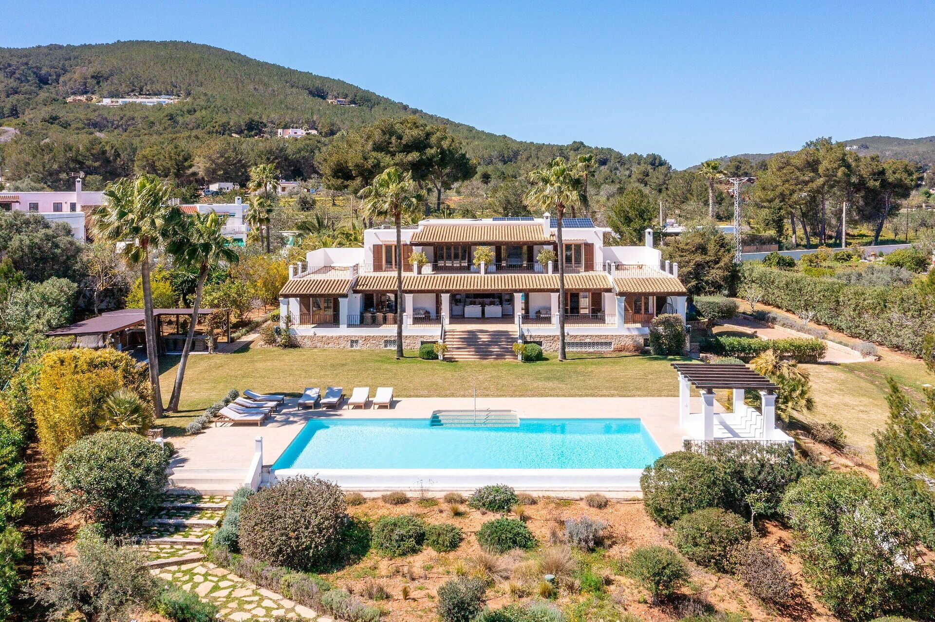 Activities, Amenities, Building Exterior, Garden, Main Entrance, Spring, Summer