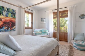 7 bedrooms, iron/ironing board, travel crib, free WiFi