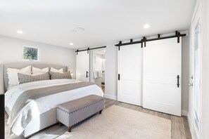 3 bedrooms, desk, iron/ironing board, travel cot