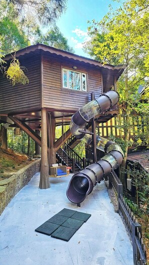 Signature Tree House, 2 Queen Beds, Non Smoking, Mountain View | Minibar, laptop workspace, soundproofing, free WiFi - Senboard Manor (Yuchi)