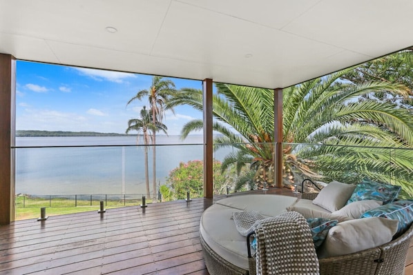 Property grounds - Infinity on Moss Panoramic Lakefront 6 BDRM Villa (Toukley)