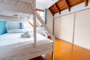 Schreibtisch, Bügeleisen/Bügelbrett, WLAN, Bettwäsche