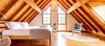 Blissful Lakefront Pool & Oasis