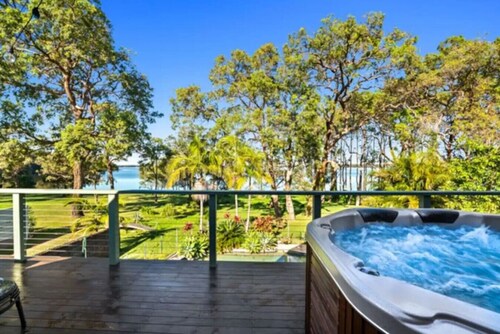 Blissful Lakefront Pool & Oasis