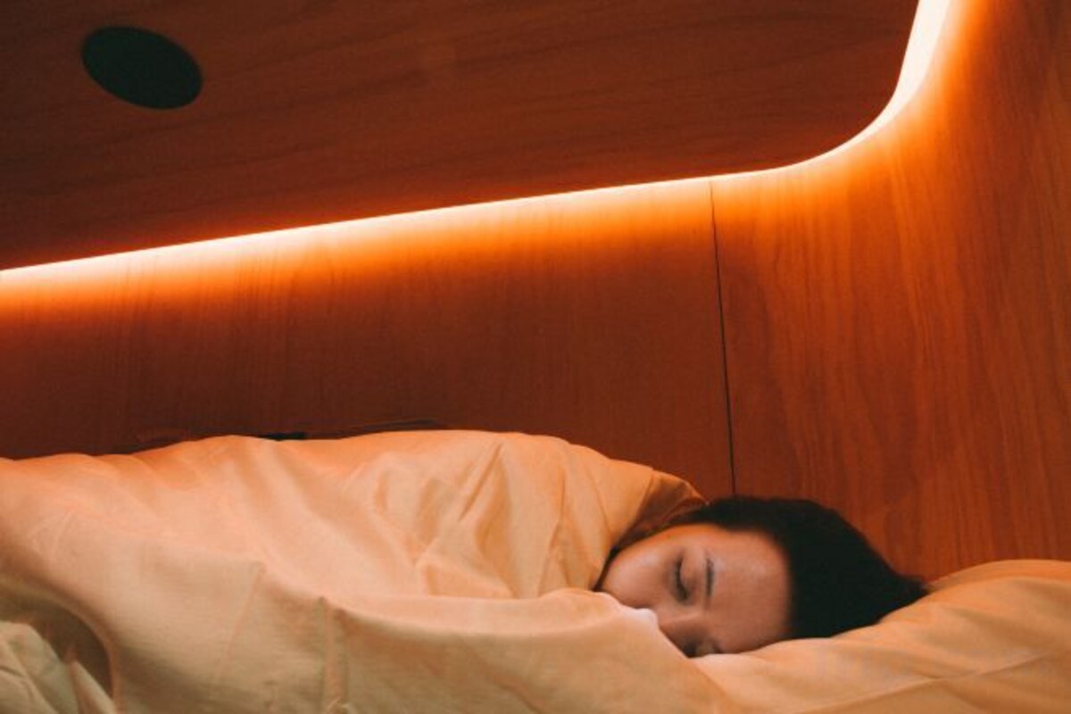 Single Capsule Bed With Shared Washroom 2