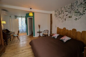 4 bedrooms, iron/ironing board, travel cot, free WiFi - Maison de Campagne Rénovée Avec Piscine, Entre Rocamadour et Padirac (Rignac)