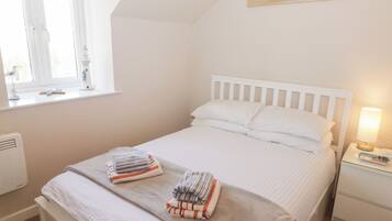 2 bedrooms, individually decorated, individually furnished