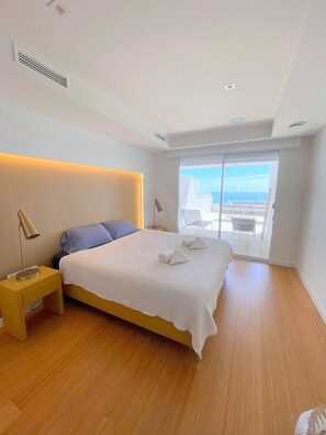 3 chambres, fer et planche à repasser, Wi-Fi gratuit, draps fournis