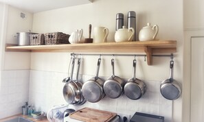 Fridge, microwave, oven, stovetop - House "henri Chardon" , A travel on the sea ! (Barfleur)