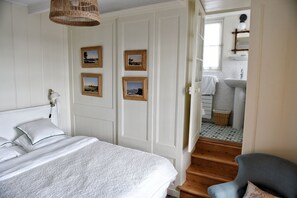 4 bedrooms, Internet, bed sheets - House "henri Chardon" , A travel on the sea ! (Barfleur)