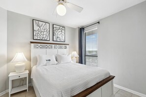 3 bedrooms, iron/ironing board, free WiFi, bed sheets - Pelican Pointe 804 by Liquid Life (Orange Beach)
