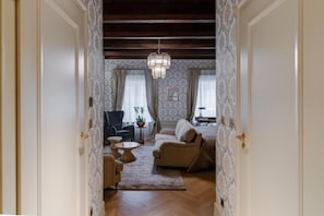 Quarto casal luxo | 1 quarto, roupas de cama premium, edredons de pluma, frigobar