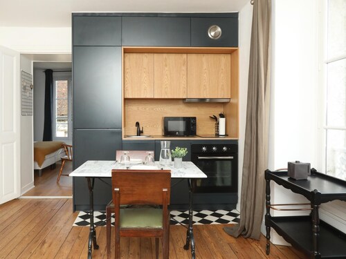 Lavarande Suite In the Heart of Senlis