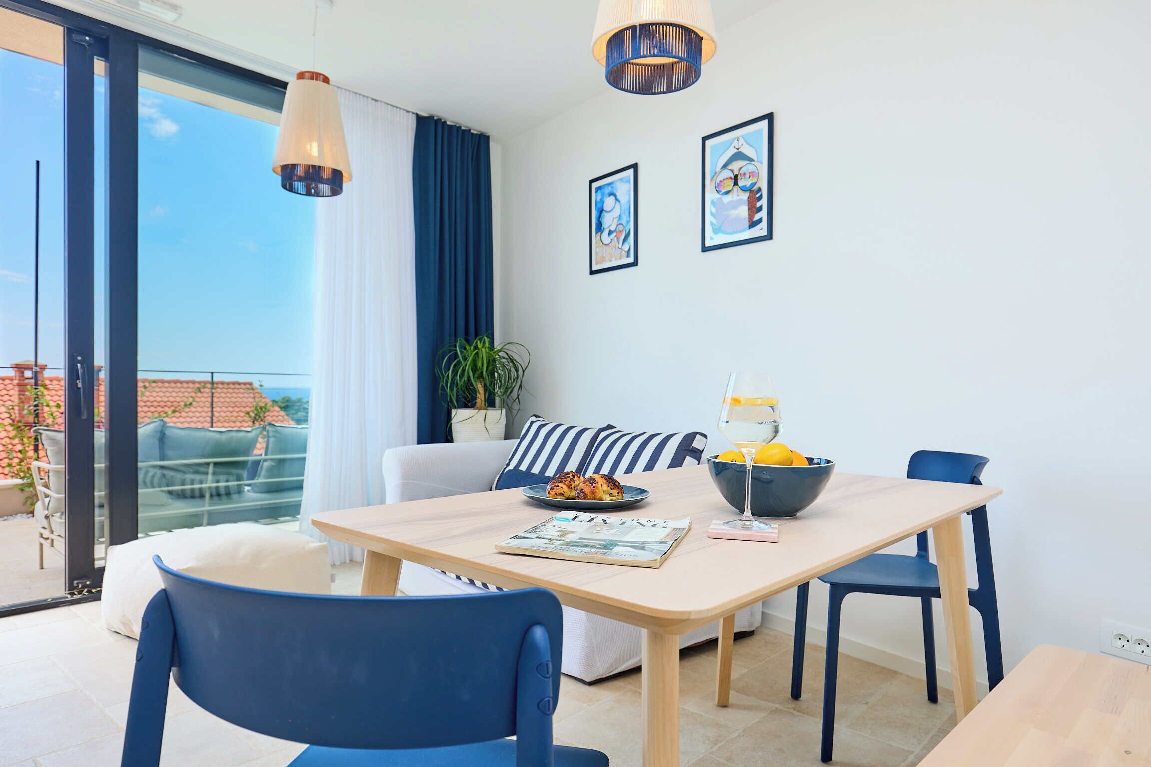 Apartment (0 Bedroom) | In-room dining