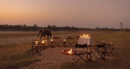 Shawa Luangwa Camp