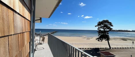 エクスクルーシブ アパートメント クイーンベッド 1 台ソファーベッド付き シービュー | バルコニーからの眺望