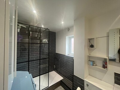 1 Bedroom Apartment, With Free Parking and Garden