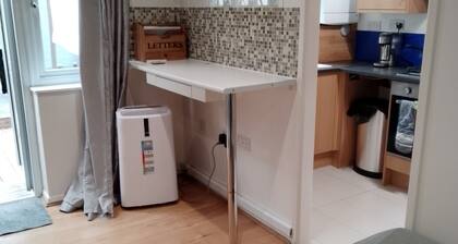 1 Bedroom Apartment, With Free Parking and Garden