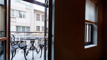 Studio with Balcony | Balcony