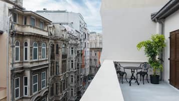 Studio with Terrace | Terraço/pátio