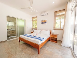 In-room safe, iron/ironing board, free WiFi - Macmillan's Holiday Villas (Praslin Island)