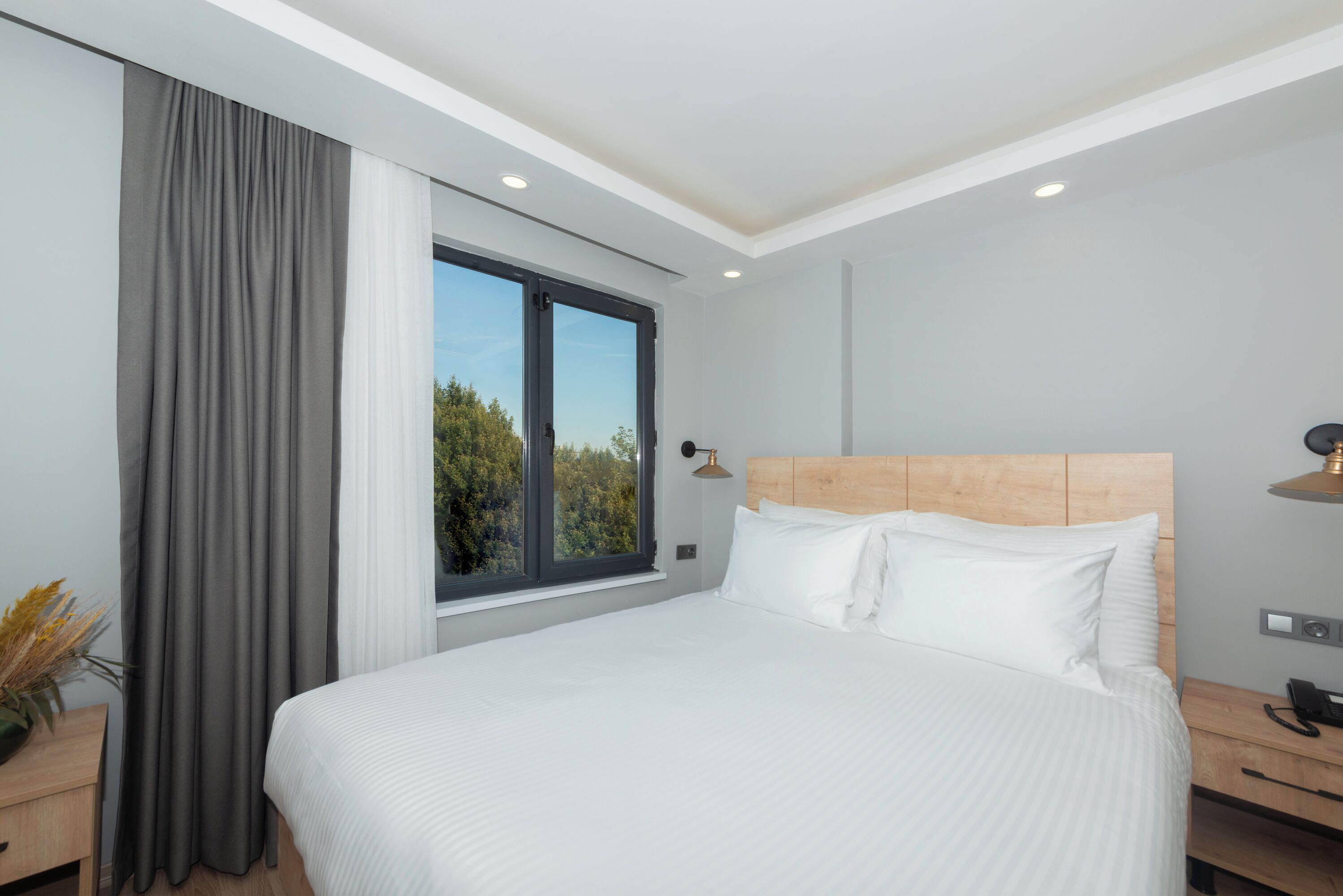 1 bedroom, premium bedding, minibar, in-room safe