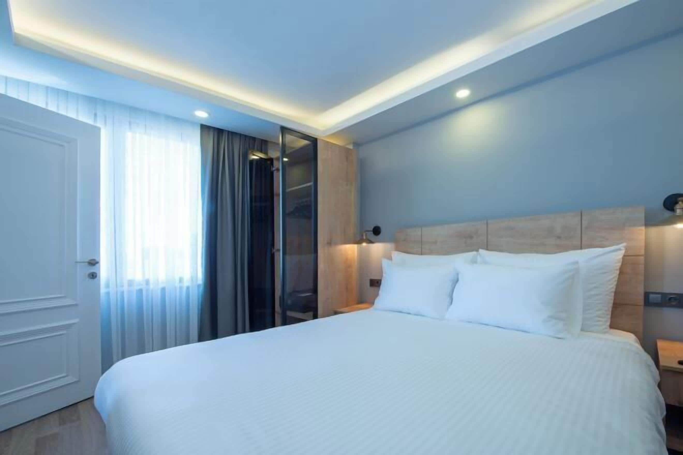 1 bedroom, Egyptian cotton sheets, premium bedding, minibar