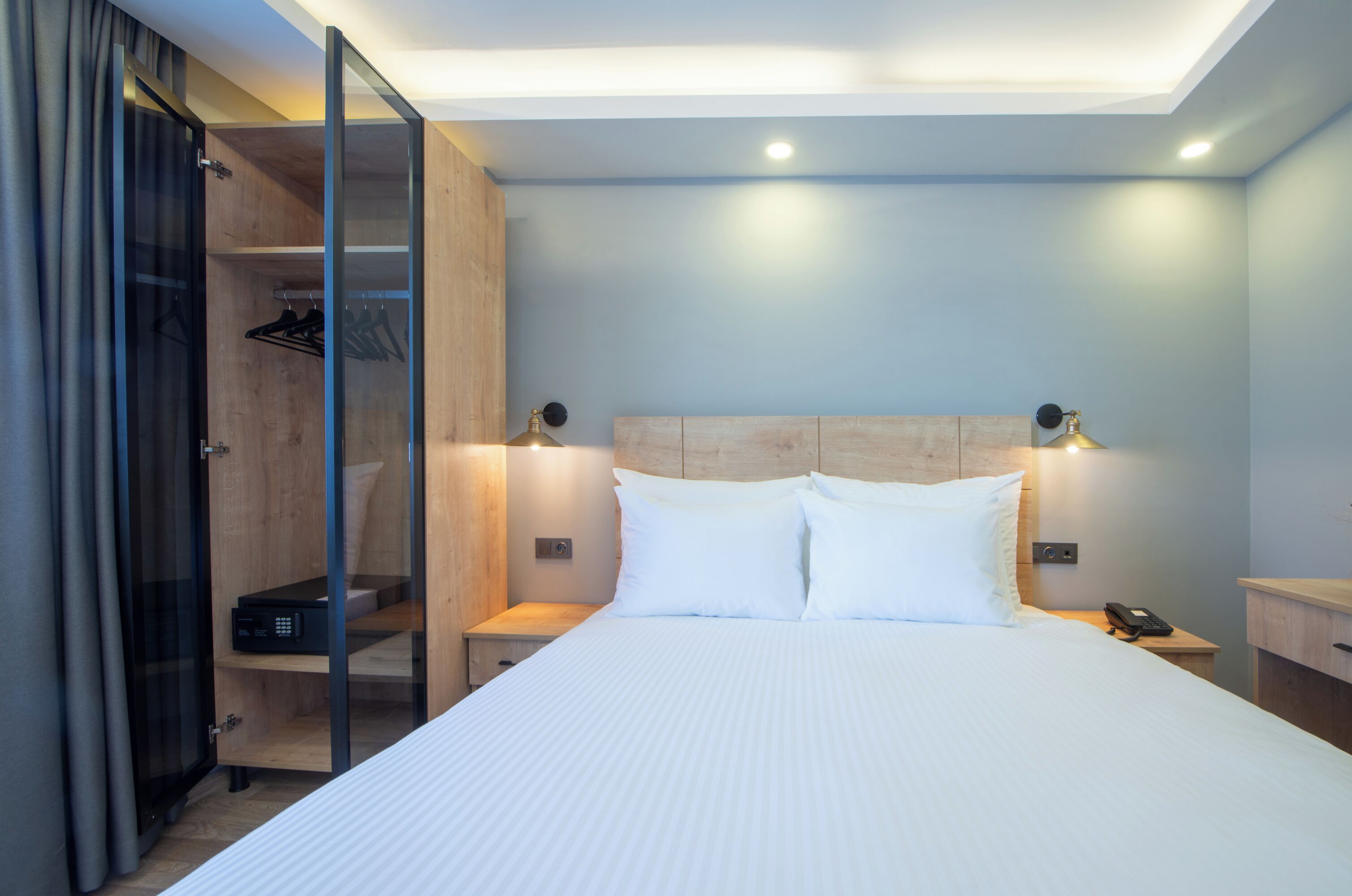 Junior Suite | 1 bedroom, premium bedding, minibar, in-room safe