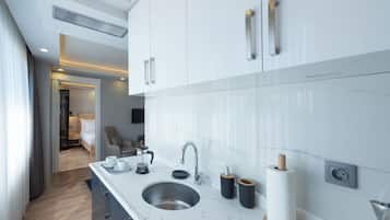 City-Suite | 1 Schlafzimmer, hochwertige Bettwaren, Minibar, Zimmersafe