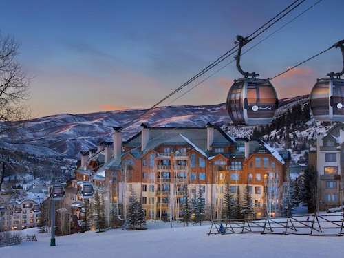 Ski-In and Out Your Doorstep! Pool/Hot Tub, Great Village Access