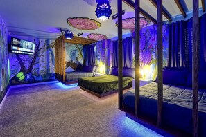 10 habitaciones, tabla de planchar con plancha, cuna de viaje y wifi