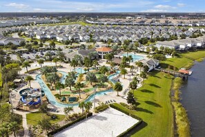 A heated pool - NEW Themed 10B Villa|Pool|Spa (Kissimmee)
