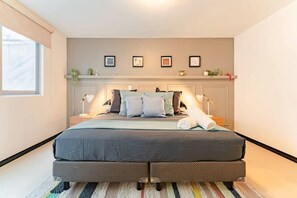 3 bedrooms, in-room safe, desk, iron/ironing board - Pet Friendly Escape in the Heart of Roma Norte (Ciudad de México)