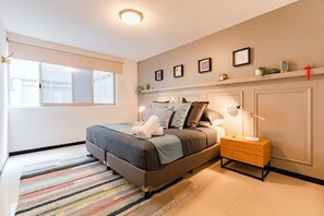 3 habitaciones, caja de seguridad en la habitación y escritorio