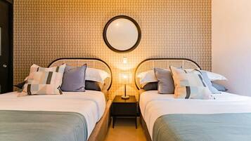 3 bedrooms, in-room safe, desk, iron/ironing board