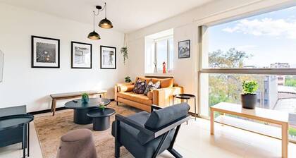 Stylish Condo Near Parks with Smart TV and WiFi