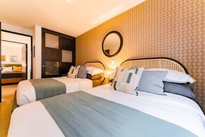 3 bedrooms, desk, iron/ironing board, travel crib - Stylish Condo Near Parks with Smart TV and WiFi (Ciudad de México)