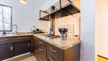 Fridge, microwave, oven, stovetop